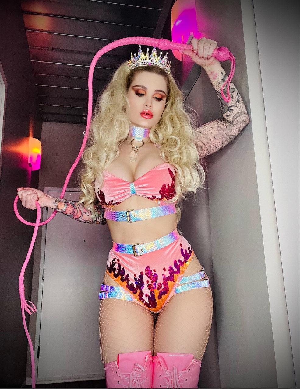 Findom Queen Violet Doll Featured in Issue 44/Fall 2022 Kink Queens Magazine