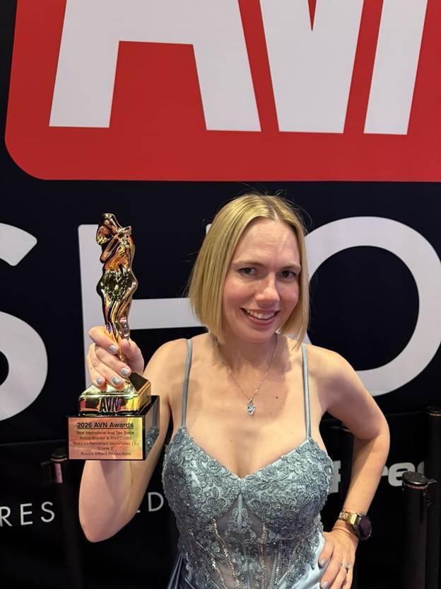 Gorgeous Blonde Rebel Rhyder Wins First AVN Award