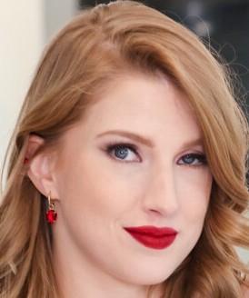 Girl of the Week – Octavia Red