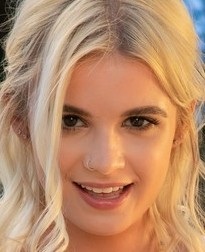Girl of the Week – Sky Wonderland
